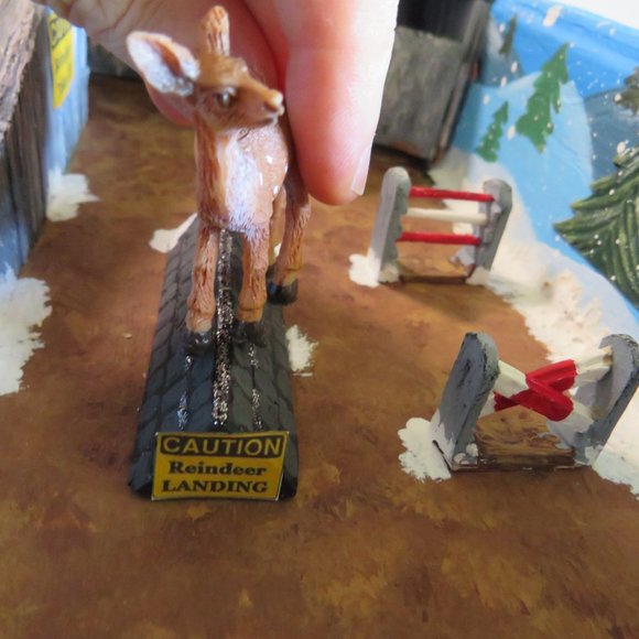 Santa's REINDEER BOOT CAMP where reindeer learn to fly [imaginary play] 80%wood - Picture 11 of 16